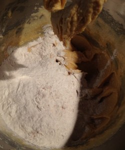 Plus farine,levure et cannelle