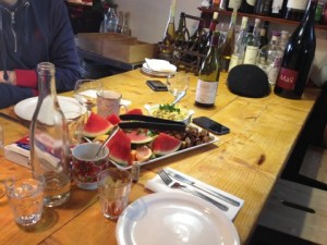 salade, patates et fruits