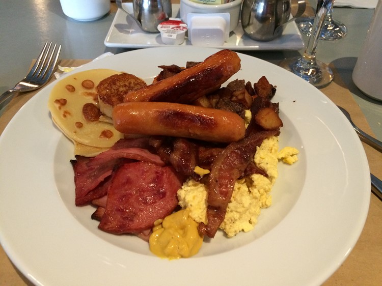 Assiette classique de brunch